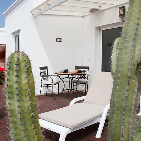 Charco Del Palo Bungalows *