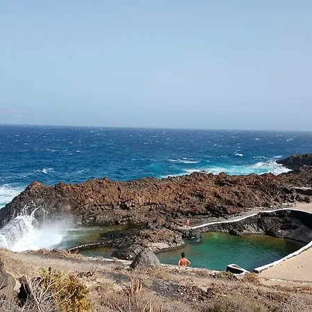 펜션 Charco Del Palo Bungalows 차르코 델 팔로