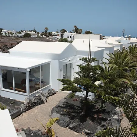 Charco Del Palo Bungalows *