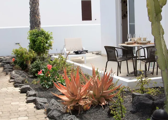 Charco Del Palo Bungalows *