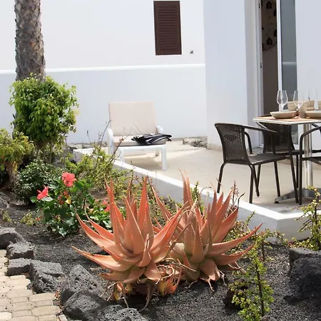 Charco Del Palo Bungalows *