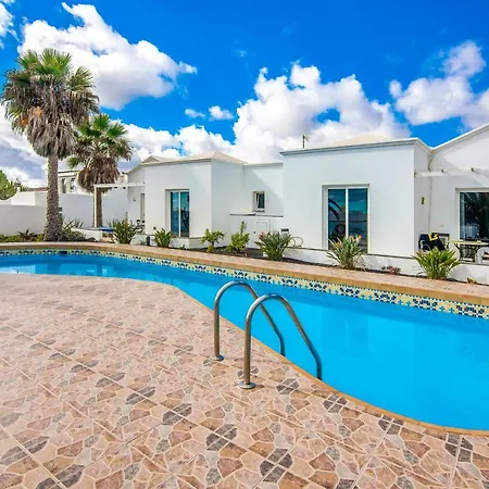 펜션 Charco Del Palo Bungalows *